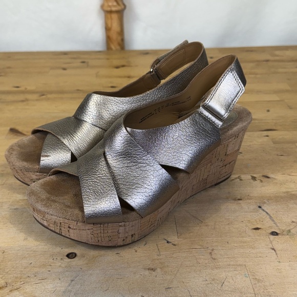 Clarks Artisan Shoes - Clarks Metallic Leather Wedge Sandals Size 9.5